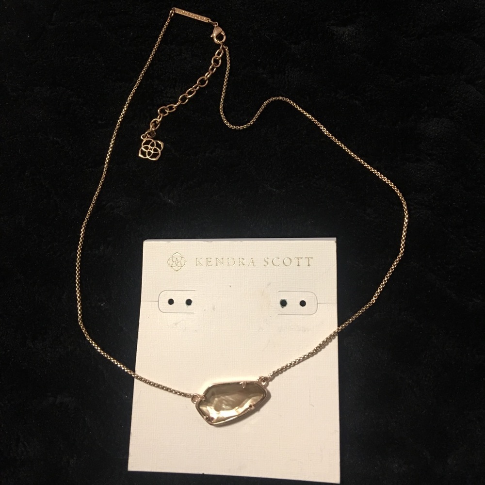 Kendra Scott rose gold necklace